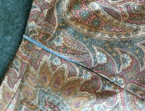 Zipper on skirt